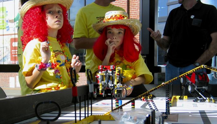 Students Put Robotics Skills to the Test at OMSI Competition